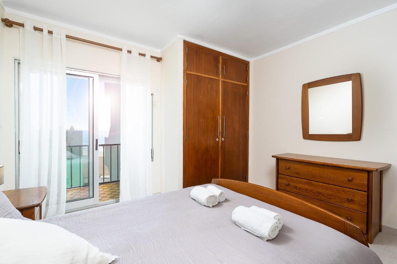 Ocean Beachfront By Real Life Concierge Apartment *